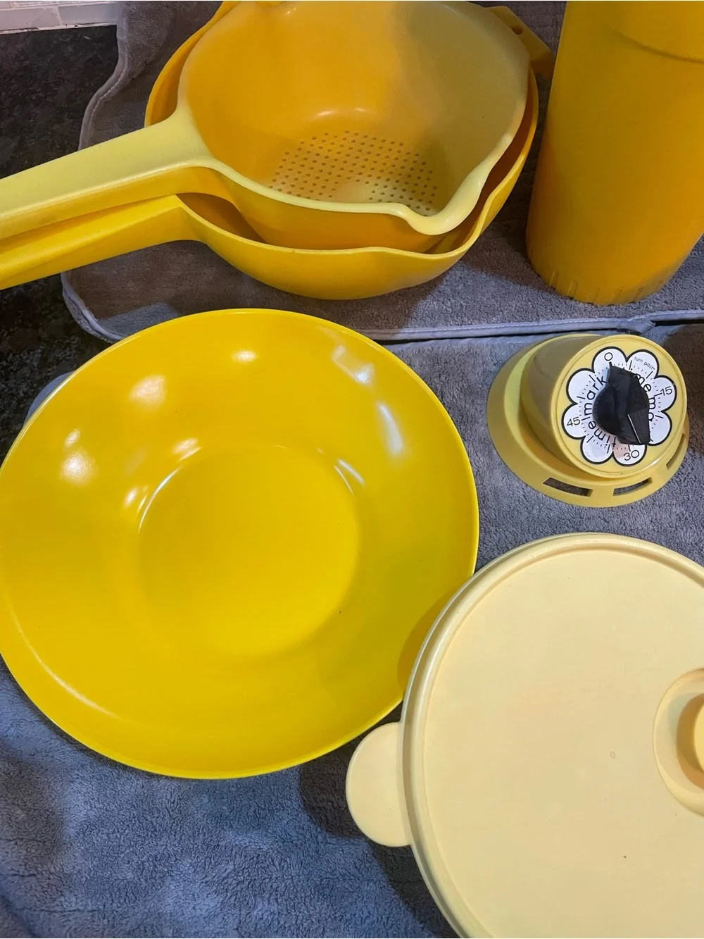 Vintage Tupperware Rubber Maid Yellow Mixed Lot